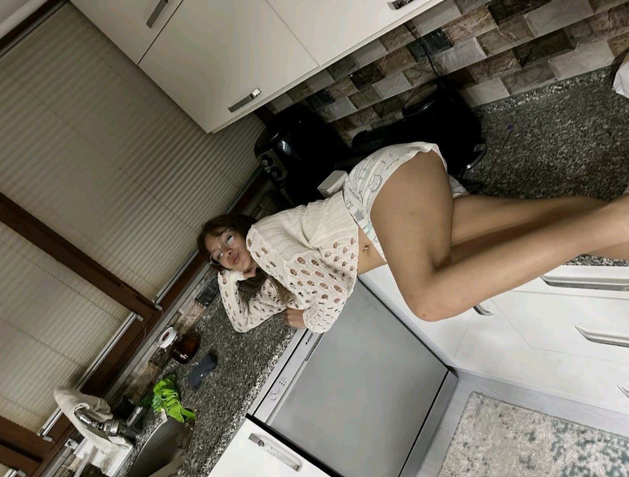 Öğrenci evinde kucakta üniversiteli sikişi Foto ve Videolu